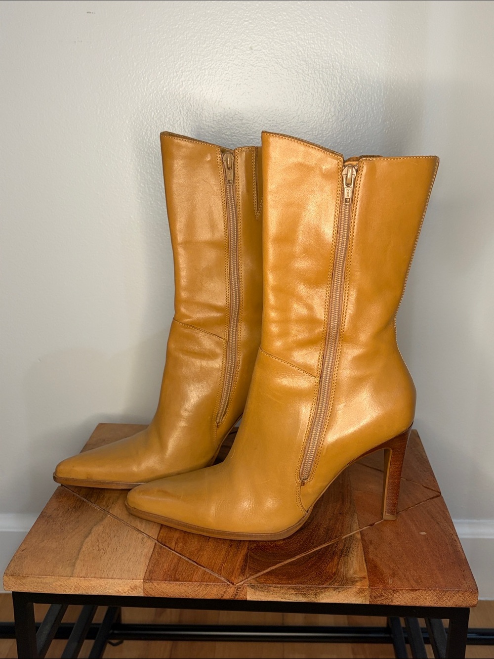 Women's Pointed Toe Mid-Calf Zip Leather Boots